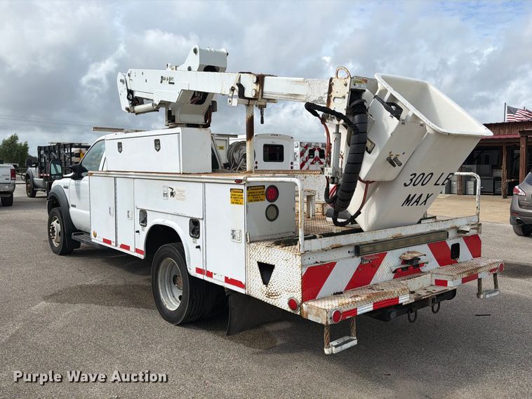 image for item EU0965 2006 Ford F550 bucket truck