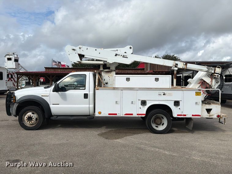image for item EU0965 2006 Ford F550 bucket truck