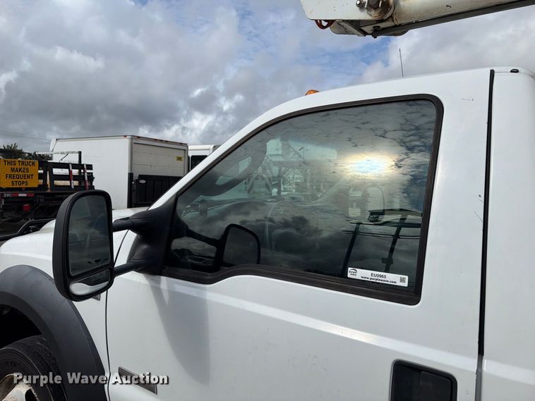 image for item EU0965 2006 Ford F550 bucket truck