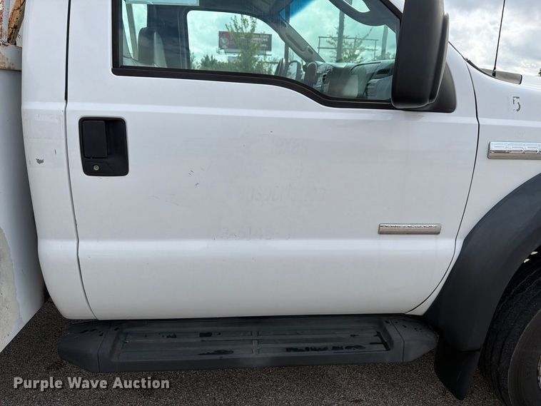 image for item EU0965 2006 Ford F550 bucket truck
