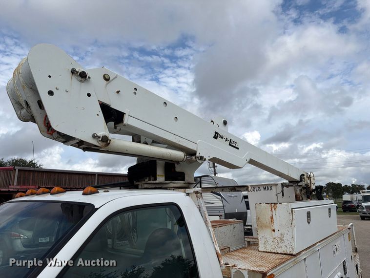 image for item EU0965 2006 Ford F550 bucket truck