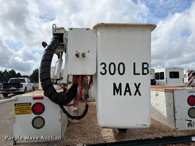 image for item EU0965 2006 Ford F550 bucket truck