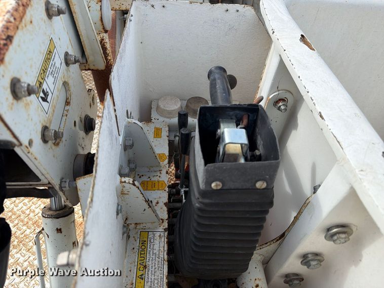 image for item EU0965 2006 Ford F550 bucket truck