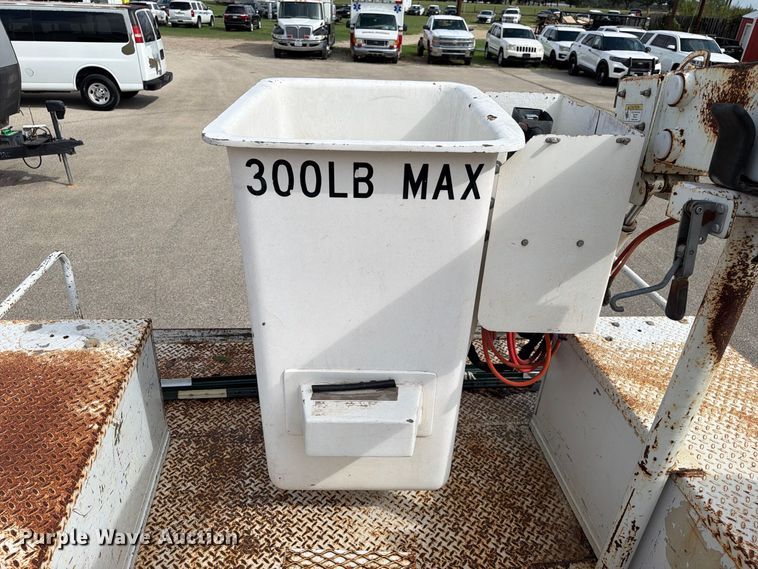 image for item EU0965 2006 Ford F550 bucket truck