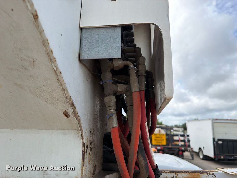 image for item EU0965 2006 Ford F550 bucket truck