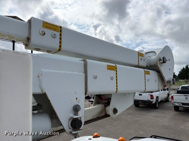 image for item EU0965 2006 Ford F550 bucket truck