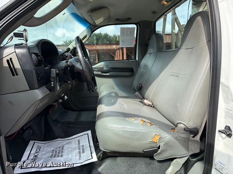 image for item EU0965 2006 Ford F550 bucket truck