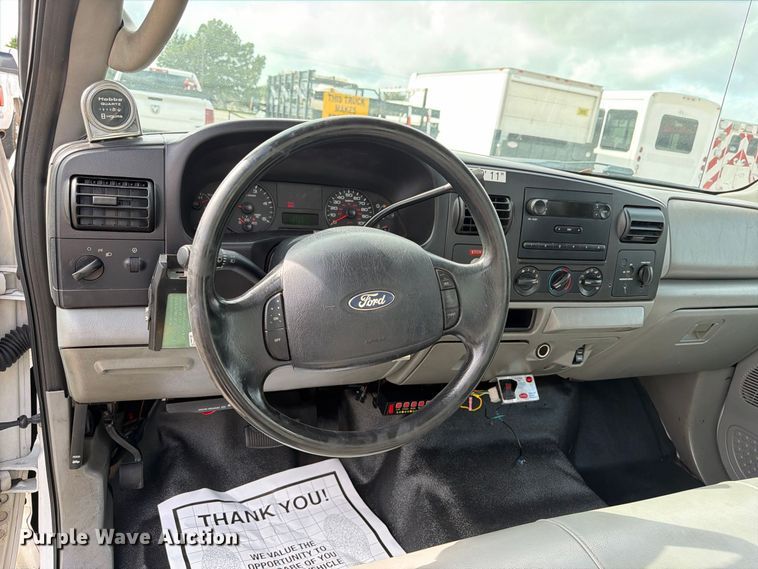 image for item EU0965 2006 Ford F550 bucket truck