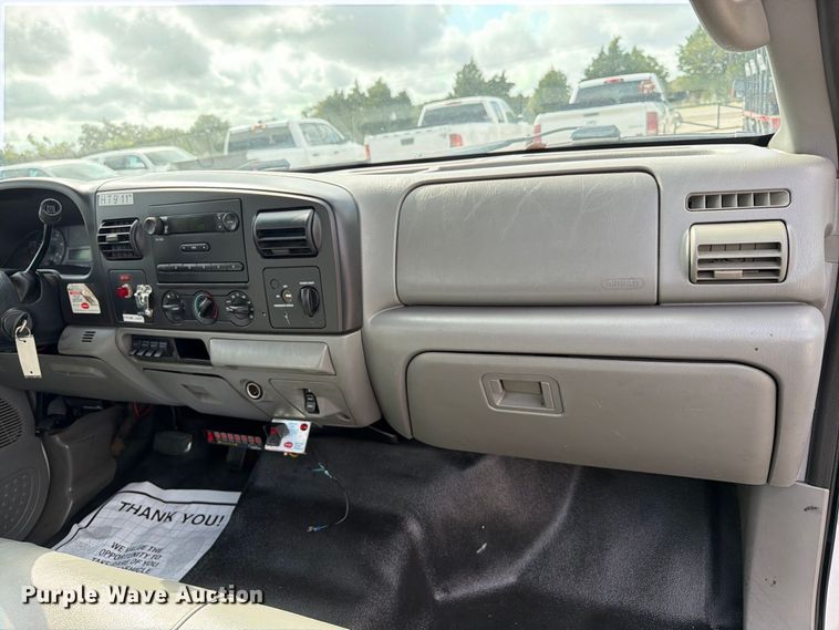 image for item EU0965 2006 Ford F550 bucket truck