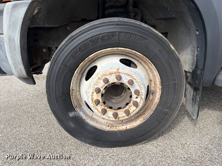 image for item EU0965 2006 Ford F550 bucket truck