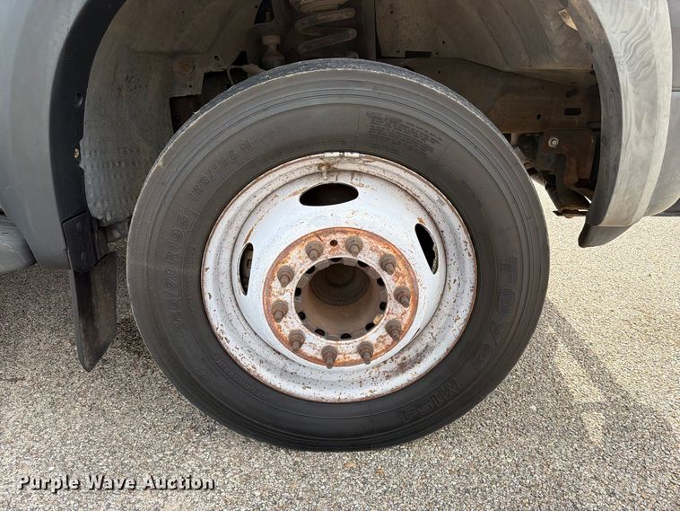 image for item EU0965 2006 Ford F550 bucket truck