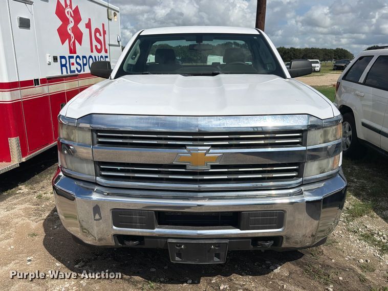 image for item EU0967 2016 Chevrolet Silverado 2500HD pickup truck cab and chassis
