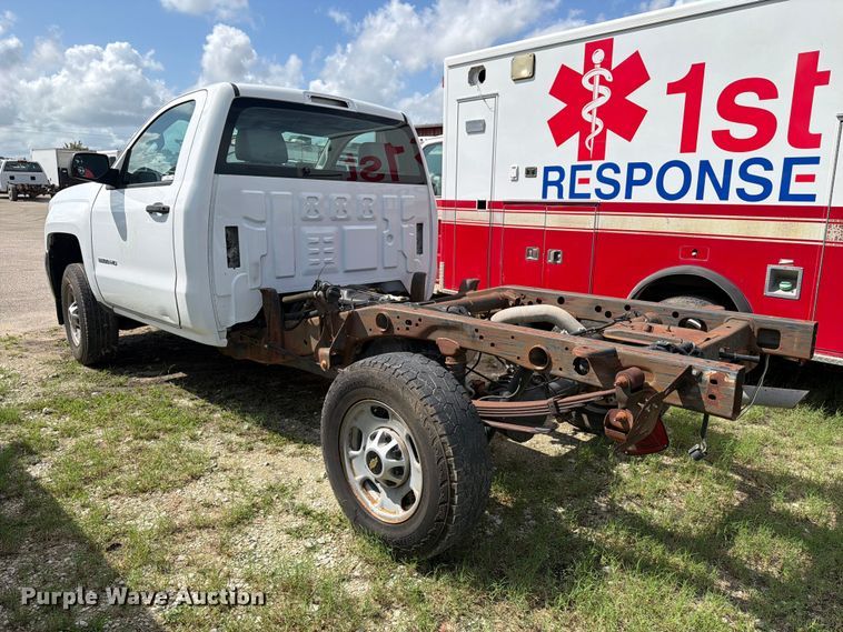 image for item EU0967 2016 Chevrolet Silverado 2500HD pickup truck cab and chassis