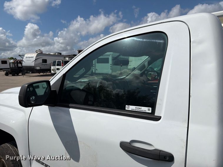 image for item EU0967 2016 Chevrolet Silverado 2500HD pickup truck cab and chassis