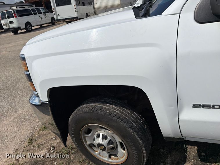 image for item EU0967 2016 Chevrolet Silverado 2500HD pickup truck cab and chassis