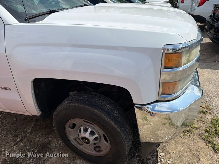 image for item EU0967 2016 Chevrolet Silverado 2500HD pickup truck cab and chassis