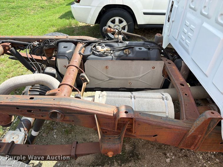 image for item EU0967 2016 Chevrolet Silverado 2500HD pickup truck cab and chassis