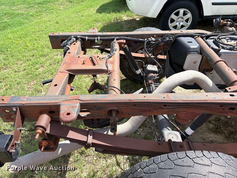 image for item EU0967 2016 Chevrolet Silverado 2500HD pickup truck cab and chassis