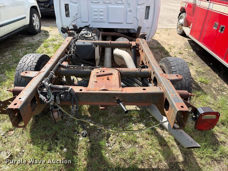 image for item EU0967 2016 Chevrolet Silverado 2500HD pickup truck cab and chassis