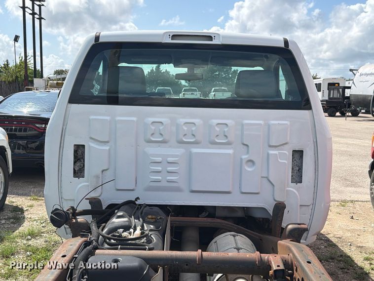 image for item EU0967 2016 Chevrolet Silverado 2500HD pickup truck cab and chassis