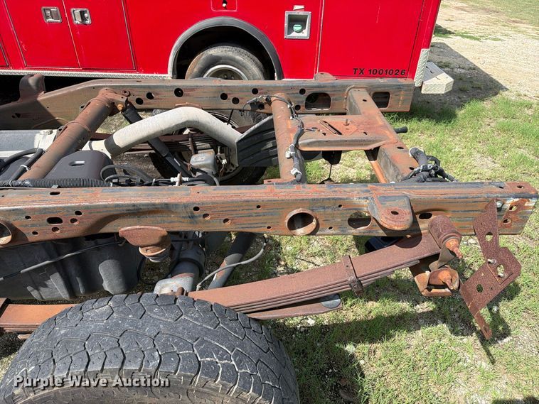 image for item EU0967 2016 Chevrolet Silverado 2500HD pickup truck cab and chassis