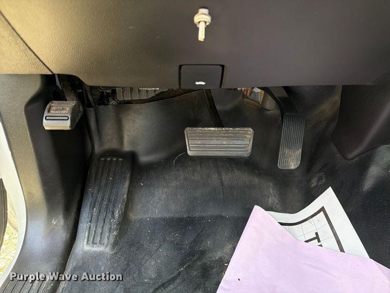 image for item EU0967 2016 Chevrolet Silverado 2500HD pickup truck cab and chassis