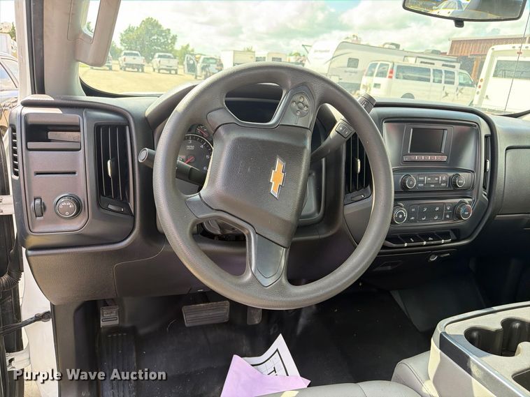 image for item EU0967 2016 Chevrolet Silverado 2500HD pickup truck cab and chassis