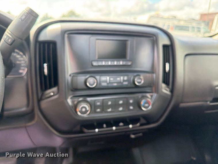 image for item EU0967 2016 Chevrolet Silverado 2500HD pickup truck cab and chassis