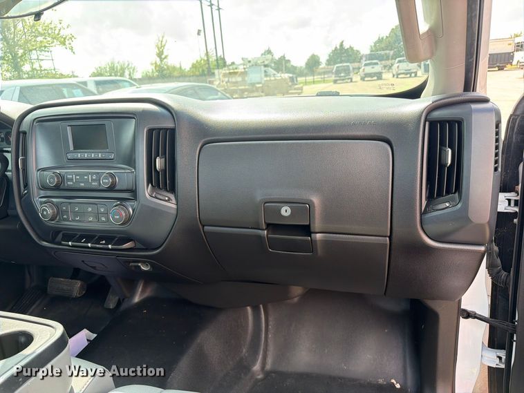image for item EU0967 2016 Chevrolet Silverado 2500HD pickup truck cab and chassis