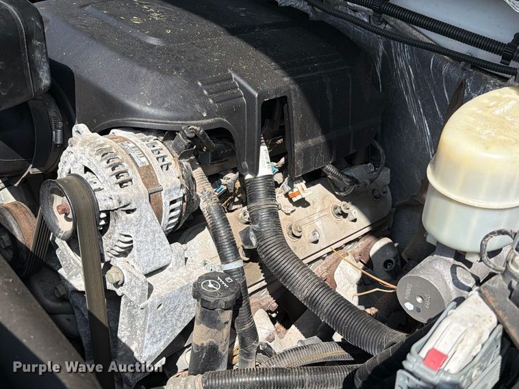 image for item EU0967 2016 Chevrolet Silverado 2500HD pickup truck cab and chassis