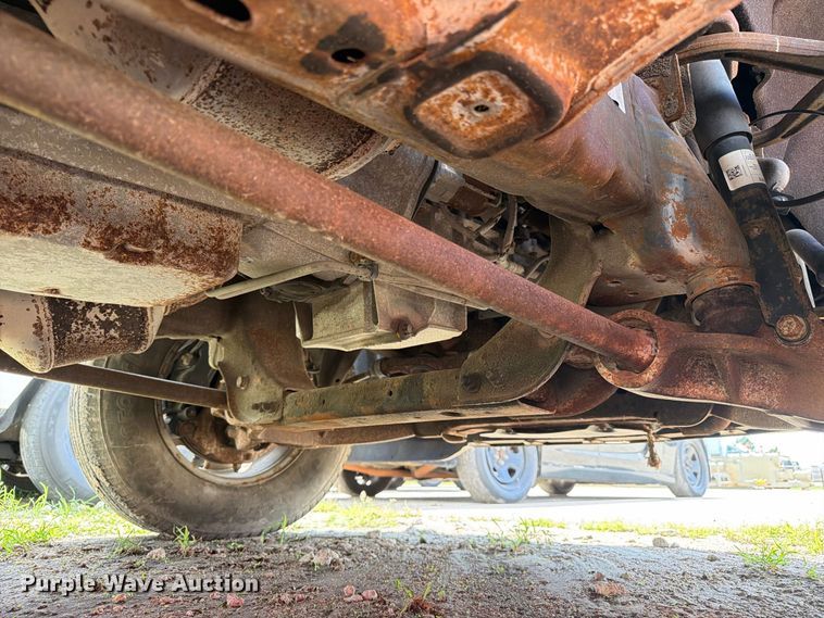 image for item EU0967 2016 Chevrolet Silverado 2500HD pickup truck cab and chassis