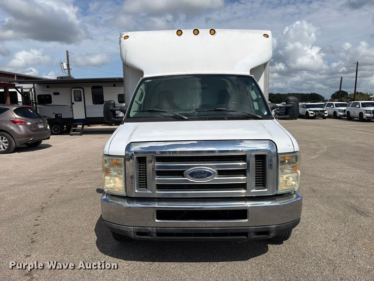 image for item EU0968 2011 Ford E350 box truck