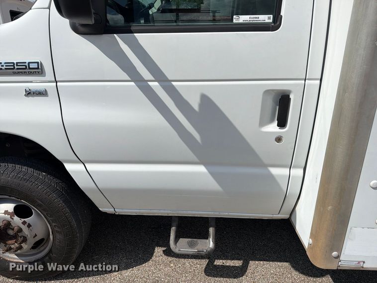 image for item EU0968 2011 Ford E350 box truck