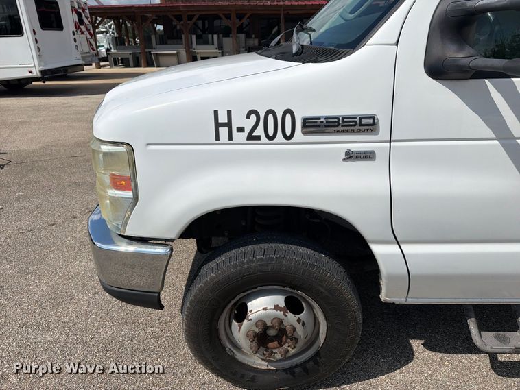 image for item EU0968 2011 Ford E350 box truck