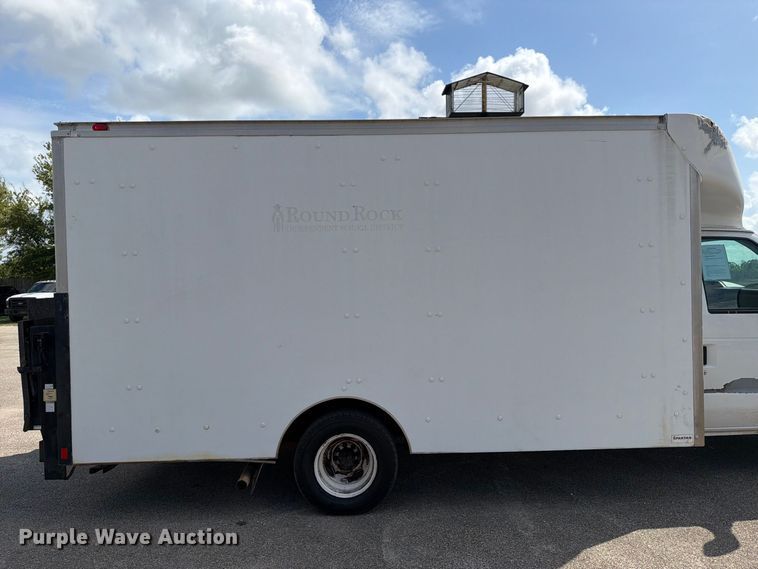 image for item EU0968 2011 Ford E350 box truck