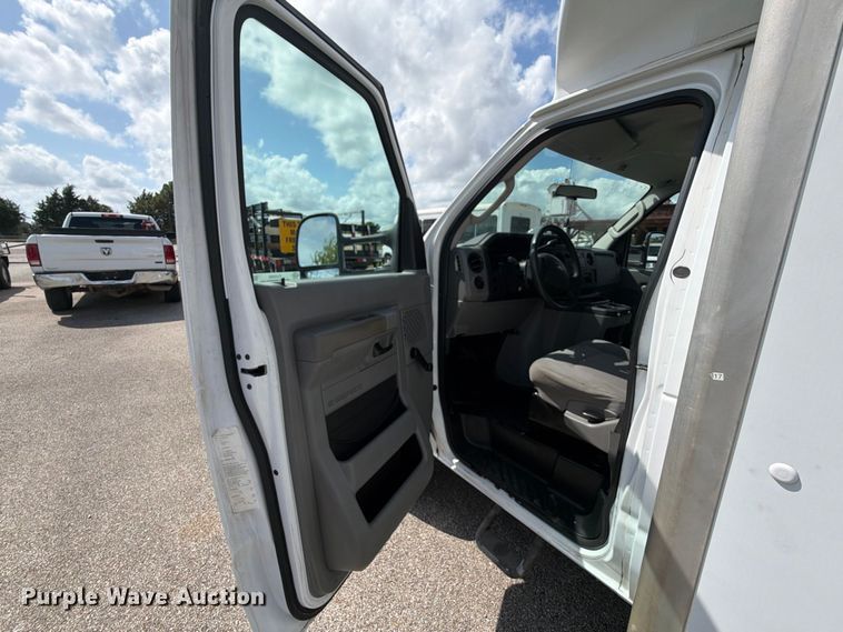 image for item EU0968 2011 Ford E350 box truck