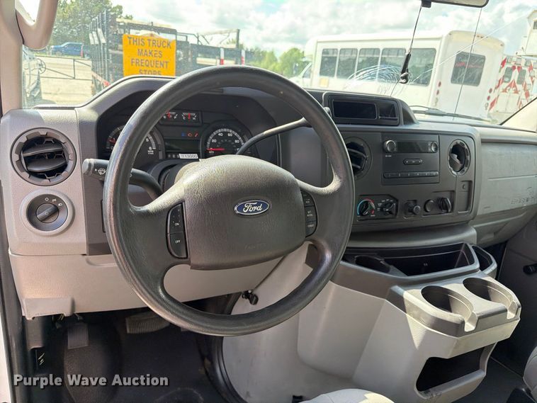 image for item EU0968 2011 Ford E350 box truck