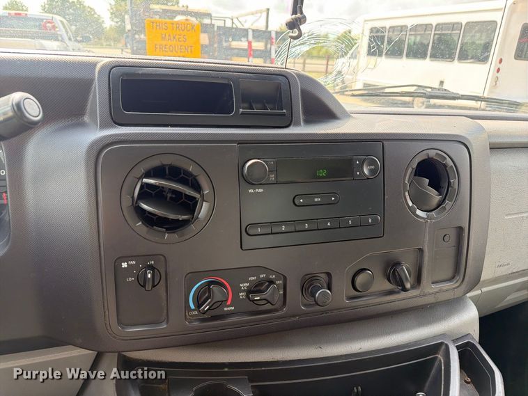 image for item EU0968 2011 Ford E350 box truck