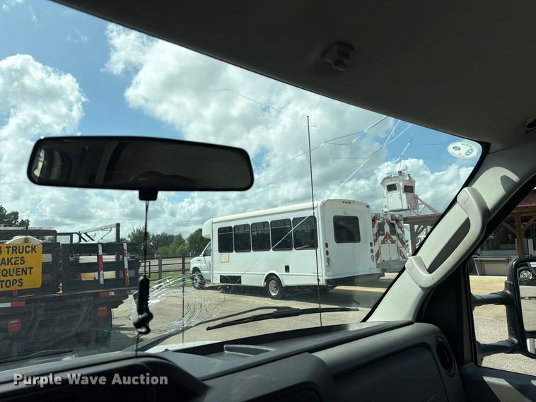 image for item EU0968 2011 Ford E350 box truck