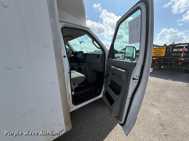 image for item EU0968 2011 Ford E350 box truck