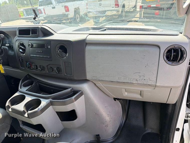 image for item EU0968 2011 Ford E350 box truck