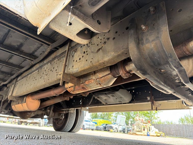 image for item EU0968 2011 Ford E350 box truck