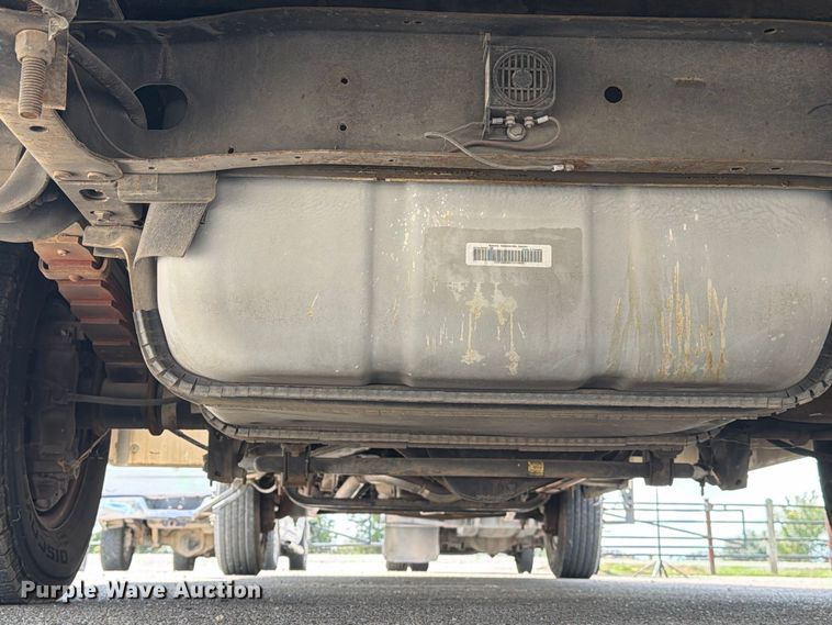 image for item EU0968 2011 Ford E350 box truck