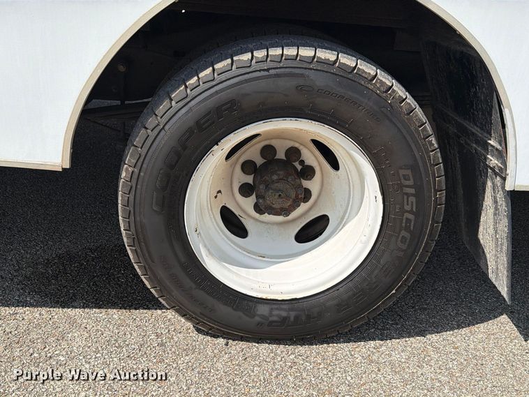 image for item EU0968 2011 Ford E350 box truck