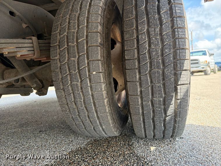 image for item EU0968 2011 Ford E350 box truck