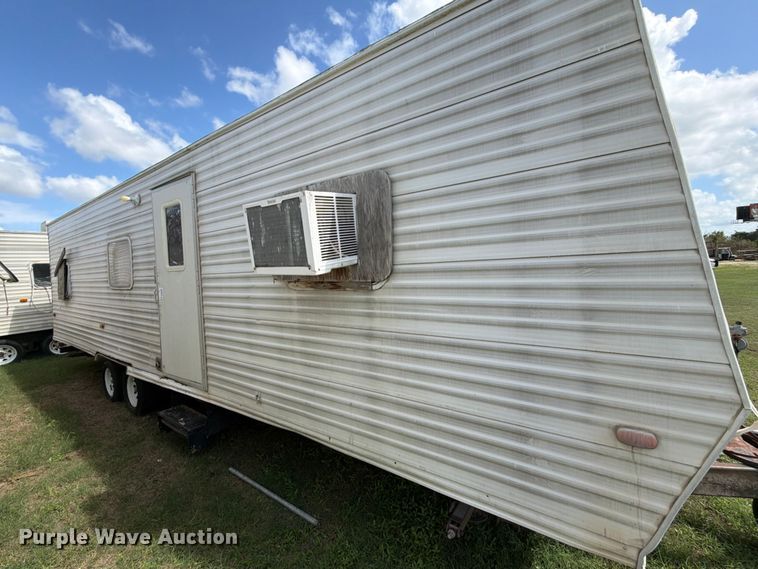 image for item EU0969 2006 Gulf Stream camper