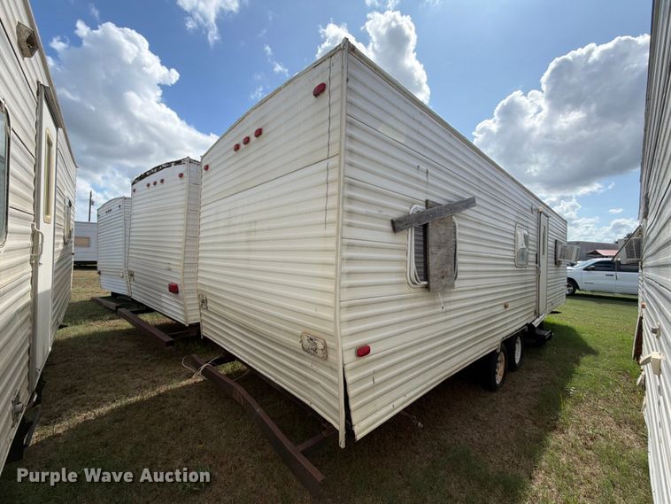 image for item EU0969 2006 Gulf Stream camper