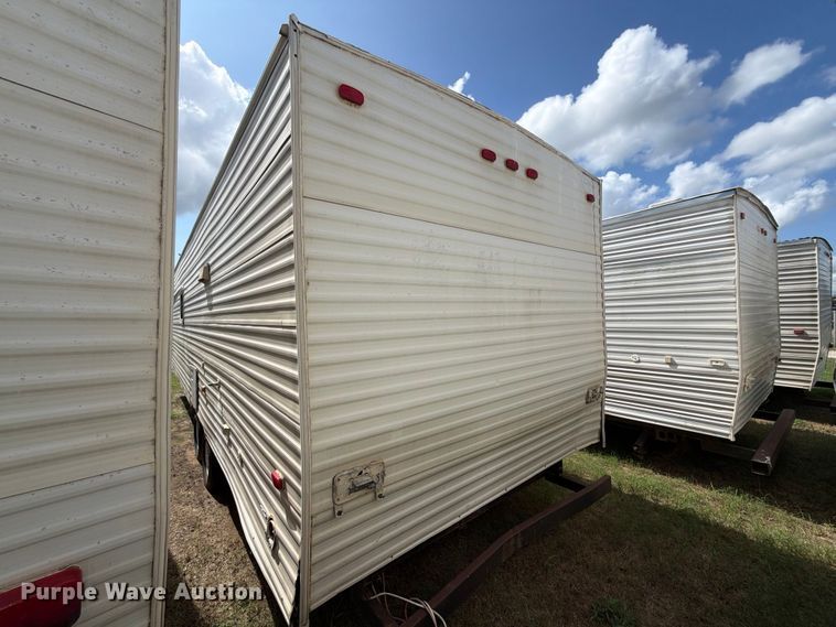 image for item EU0969 2006 Gulf Stream camper