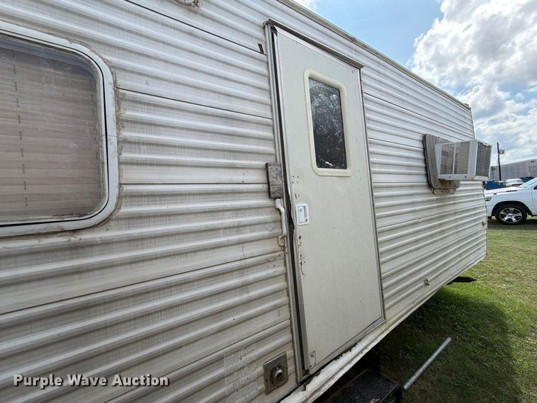 image for item EU0969 2006 Gulf Stream camper