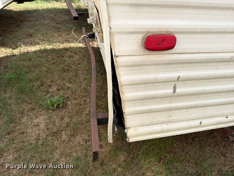 image for item EU0969 2006 Gulf Stream camper